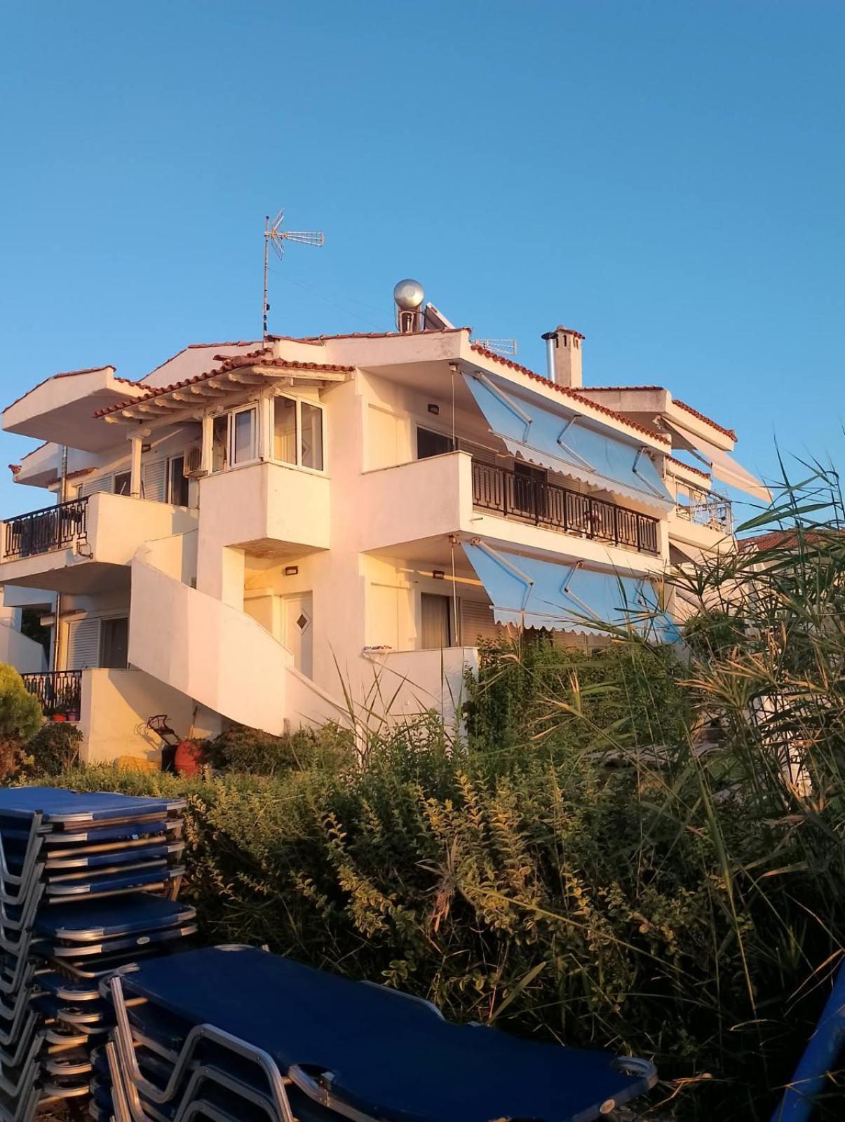 Iris Seafront Apartments Фурка Экстерьер фото